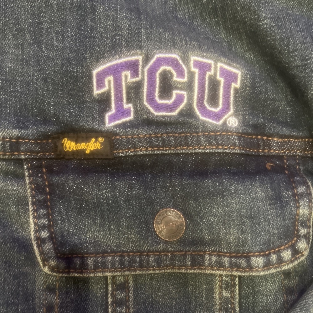 NEW-Wrangler~XLARGE~Men's Blue Jean Jacket TCU Logo Button Front Pockets